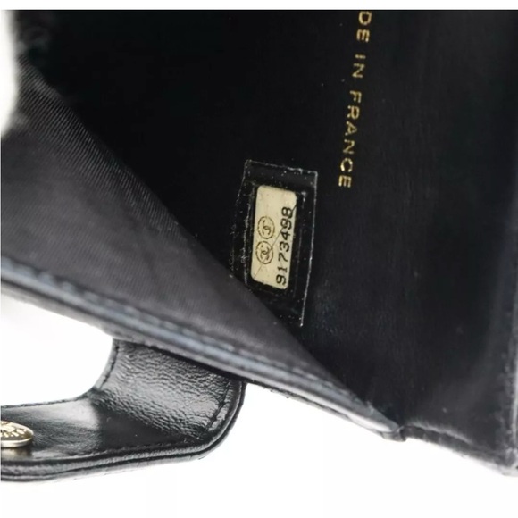 Authentic Chanel Caviar Skin Foldable Wallet - Picture 5 of 15
